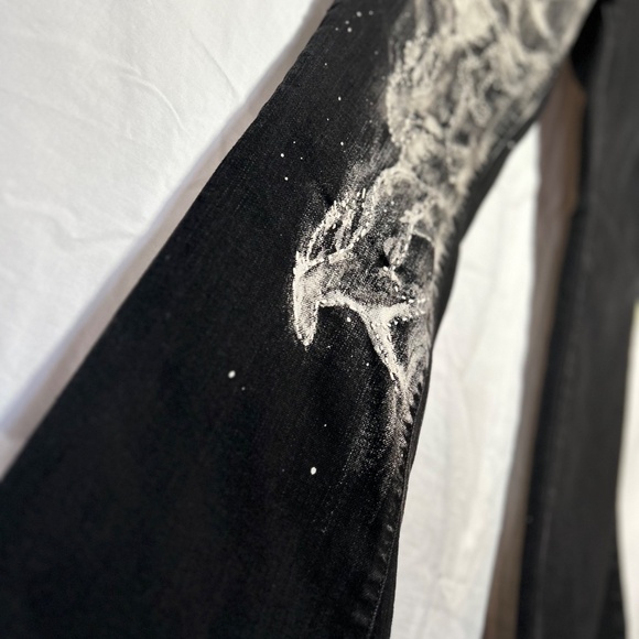 Hand-Painted Levi Jeans - Picture 4 of 8